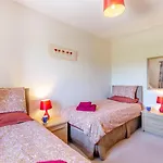 בית נופש 3 Bed In Isel Oc-o32074 *